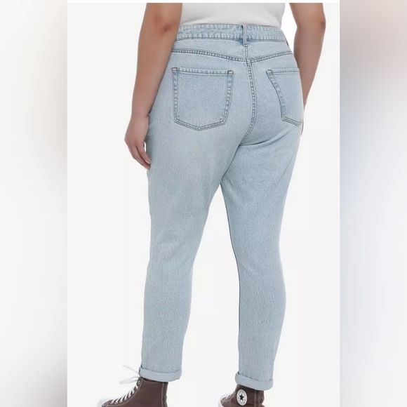 Disney Encanto Mirabel Mom Jeans Plus Size Womens size 18 - Picture 3 of 13